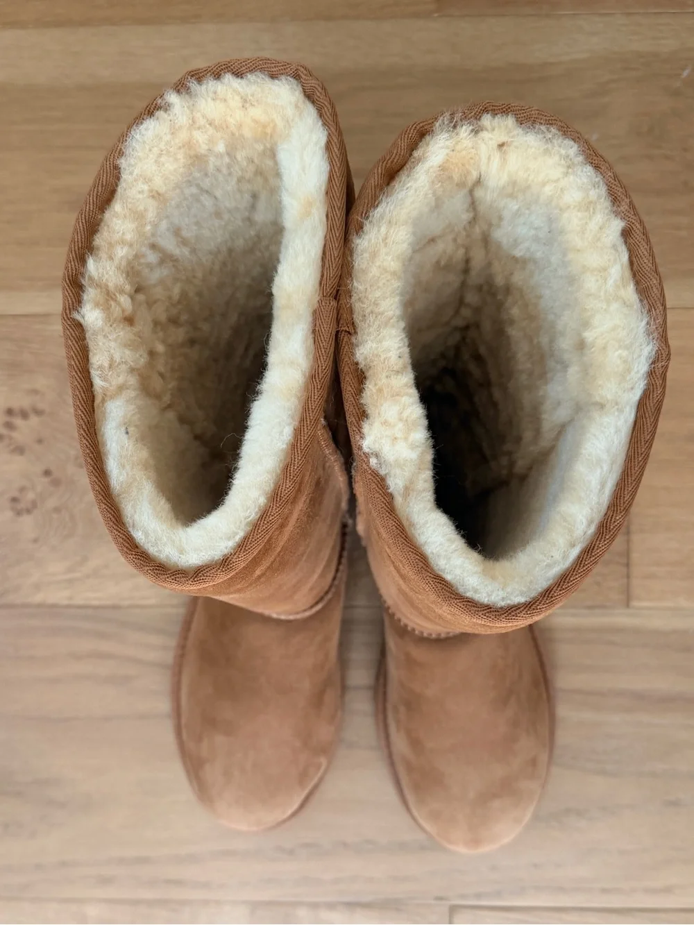 UGG Classic Tall II Shearling Boots Chestnut Brown Cozy Winter Wms 8 Like New